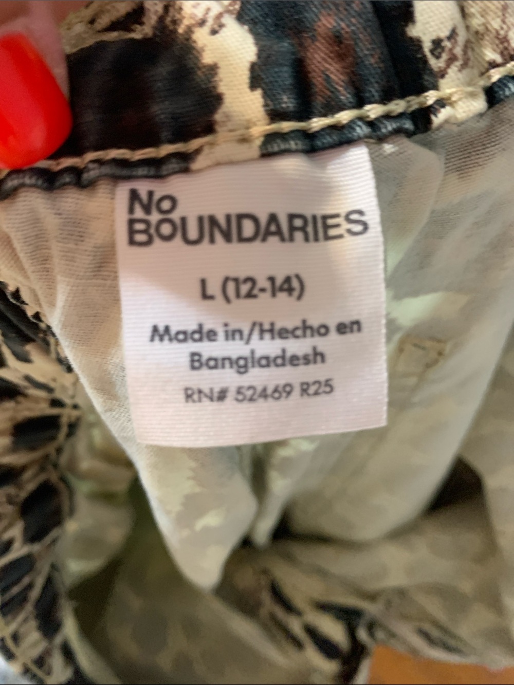 No Boundaries Camo & Animal leopard Cargo Pants! Viral sz large 12 14 - Picture 3 of 5